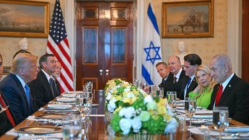 Trump meets Netanyahu amid talks